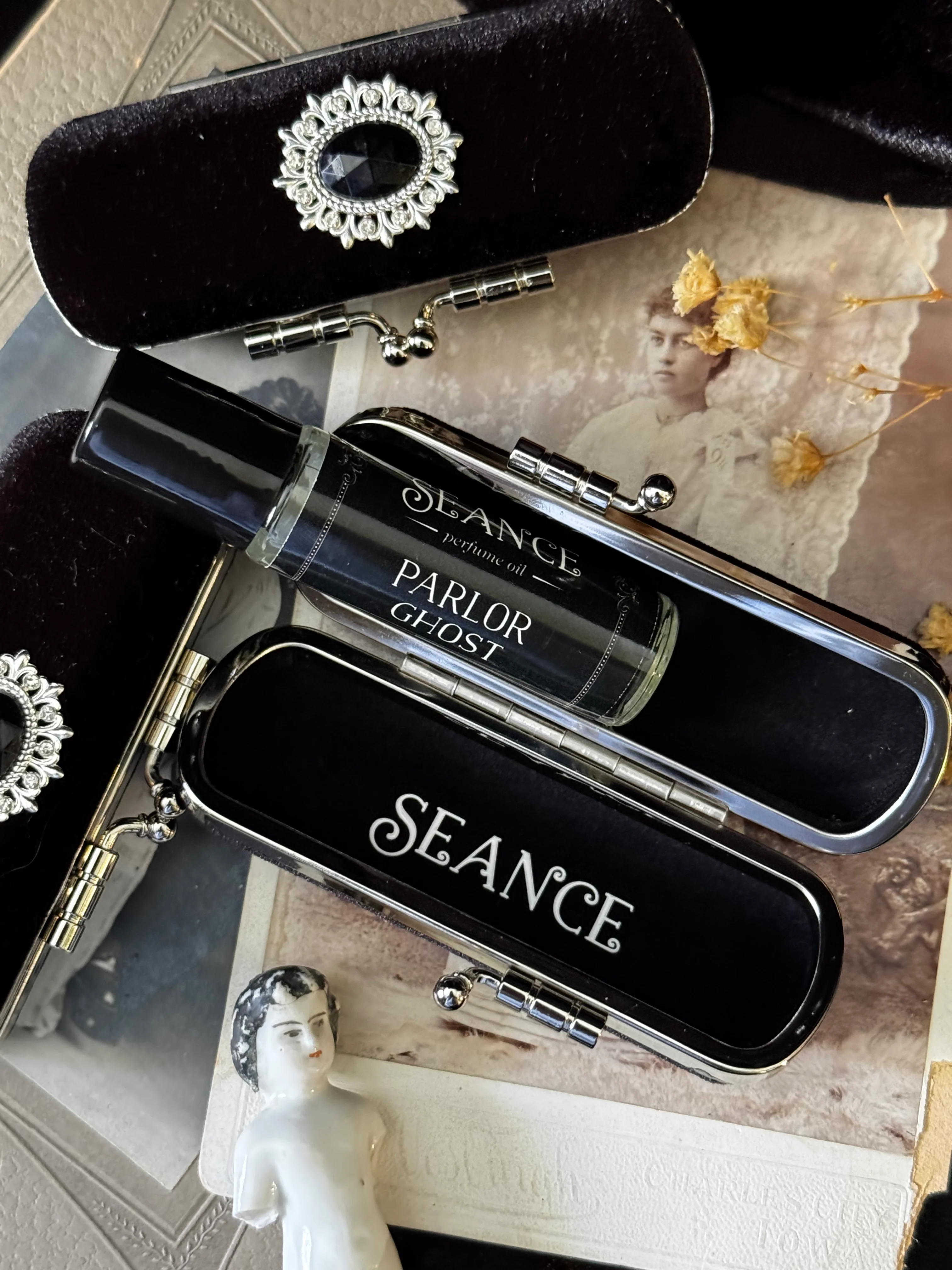 The Mourning Compact - perfume carry case. - Image 15