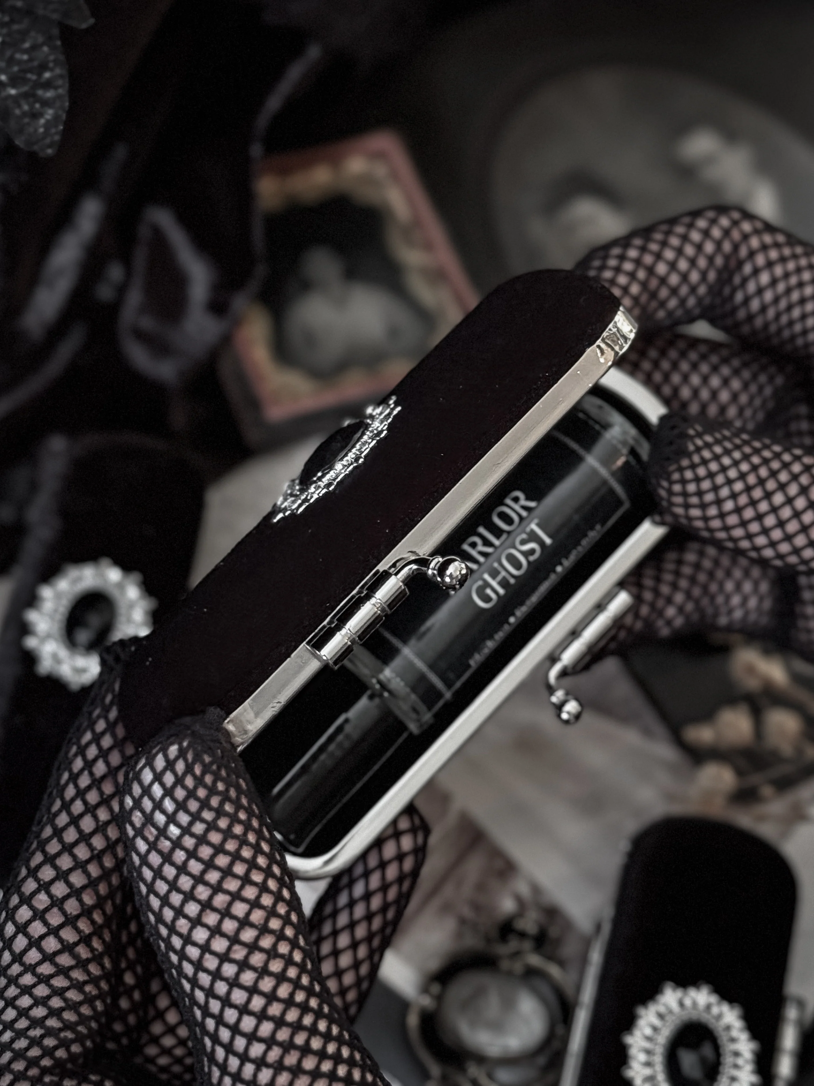 The Mourning Compact - perfume carry case. - Image 6